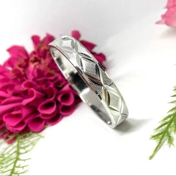 VINTAGE⚜️ART DECO Diamond Cut Etched Silver Bangle Cuff Bracelet - Picture 7 of 12